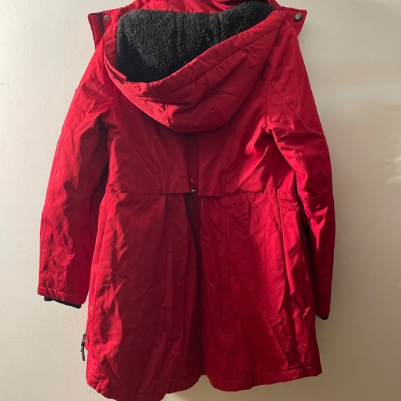 Red winter jacket - Picture 3 of 9